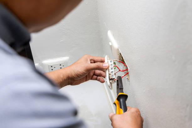 Best Licensed Electrician  in Loudonville, NY